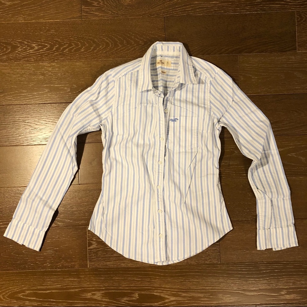 🆕 Hollister White & Blue Striped Button Down Blouse Top